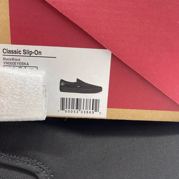 Vans Men's Classic Black Slip-On Sneakers
Black/Black
VN000EYEBKA - Picture 14 of 16